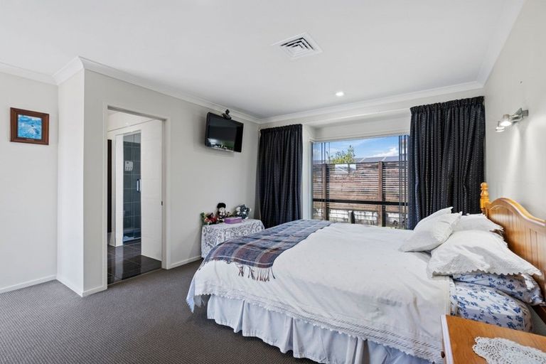 Photo of property in 2 Faber Place, Inglewood, 4330