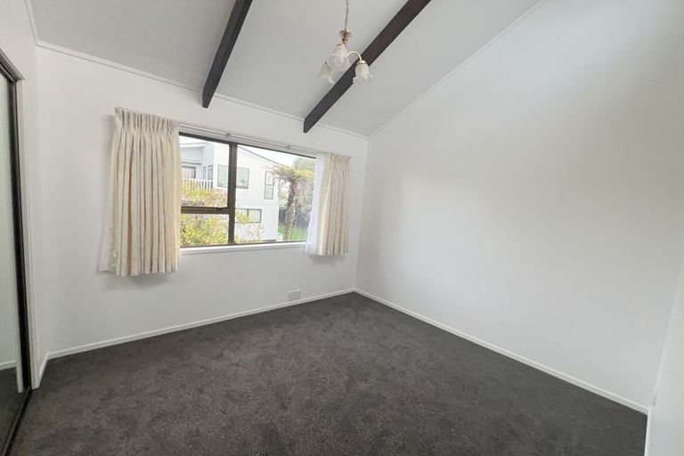 Photo of property in 1/55 Aberdeen Road, Castor Bay, Auckland, 0620