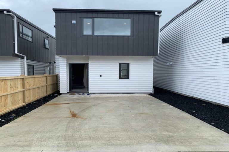 Photo of property in 42 Parahau Road, Papakura, 2110