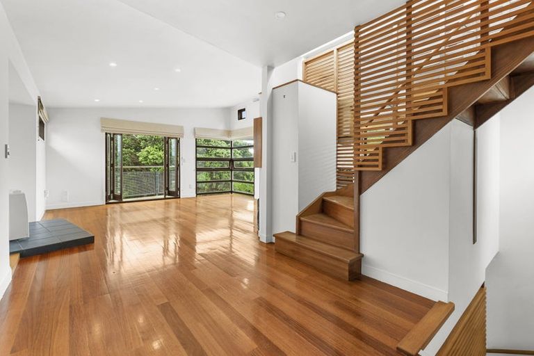 Photo of property in 85a Nevay Road, Miramar, Wellington, 6022