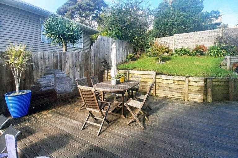 Photo of property in 9 Bryers Place, Bayview, Auckland, 0629
