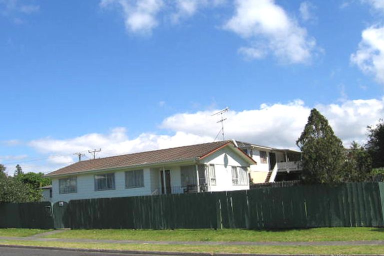Photo of property in 2 Clensmore Place, Torbay, Auckland, 0630