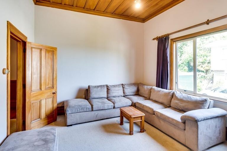 Photo of property in 21 Chaucer Road, Hospital Hill, Napier, 4110