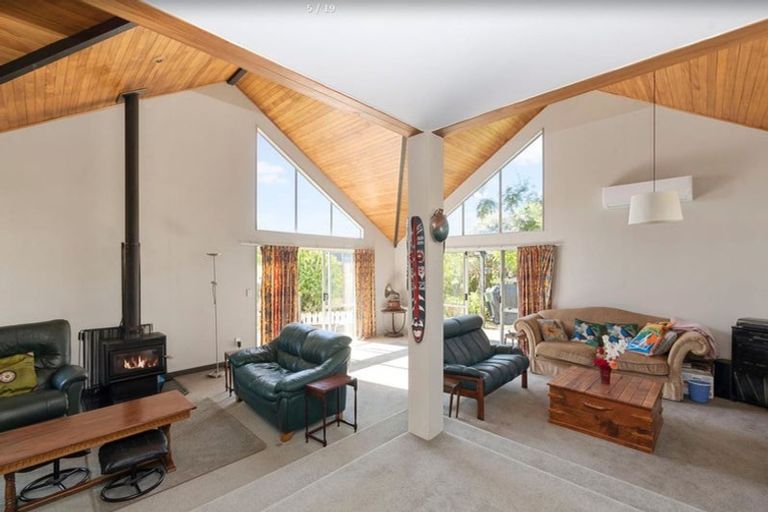 Photo of property in 36 Freyberg Crescent, Waikanae Beach, Waikanae, 5036