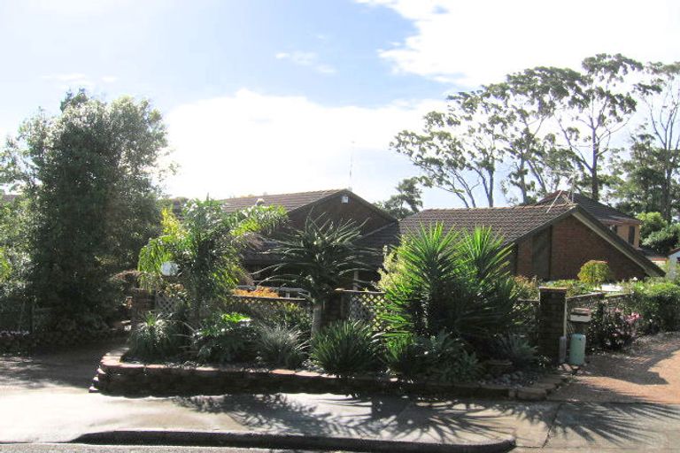 Photo of property in 9 Sheffield Place, Botany Downs, Auckland, 2010