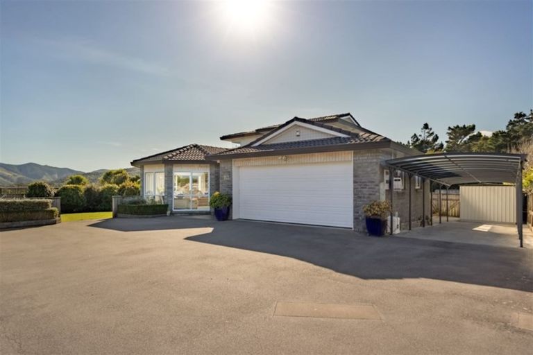 Photo of property in 313 Maungaraki Road, Maungaraki, Lower Hutt, 5010