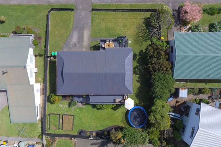 Photo of property in 3 Stella Drive, Clarks Beach, 2122