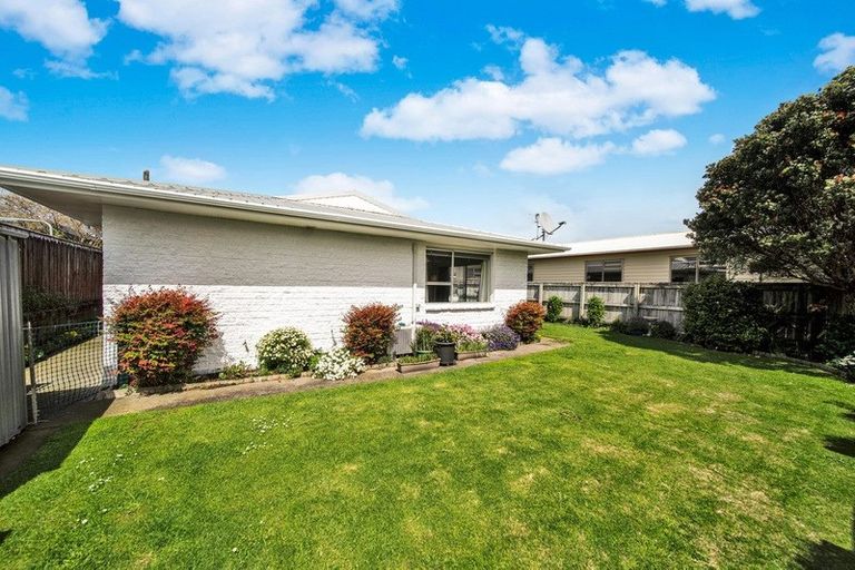 Photo of property in 4/29 Clemow Road, Fitzroy, New Plymouth, 4312