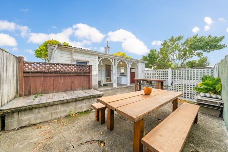 Photo of property in 43 Seddon Street, Wallaceville, Upper Hutt, 5018
