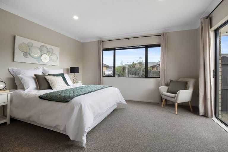 Photo of property in 27 Greig Place, Pukekohe, 2120