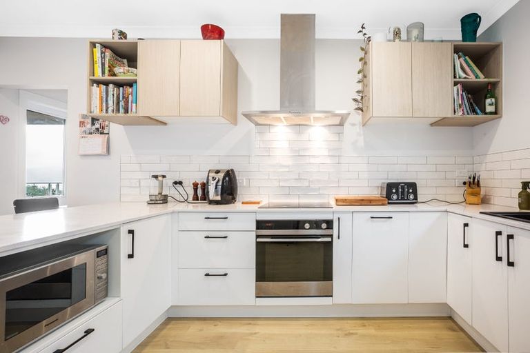 Photo of property in 15 Howard Road, Point Howard, Lower Hutt, 5013