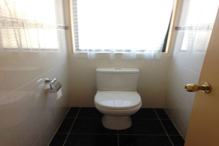 Photo of property in 20 Britannia Place, Half Moon Bay, Auckland, 2012