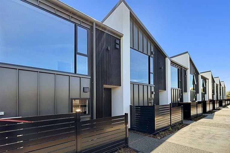 Photo of property in 3/24 Devonport Lane, St Albans, Christchurch, 8014