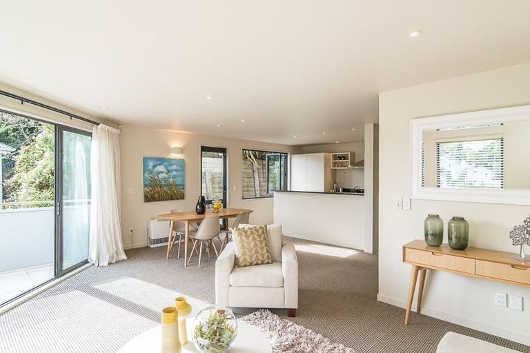 Photo of property in 42 Fairview Crescent, Kelburn, Wellington, 6012