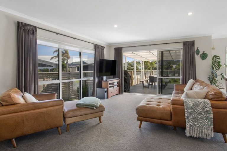 Photo of property in 7 Seafoam Place, Waihi Beach, 3611