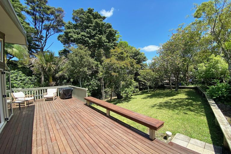 Photo of property in 18 Grand View Road, Leigh, 0985