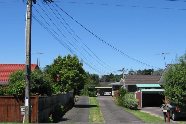 Photo of property in 2/22a Wolsley Avenue, Milford, Auckland, 0620