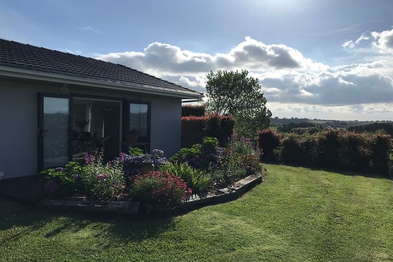 Photo of property in 206 Broomfields Road, Whitford, Howick, 2571