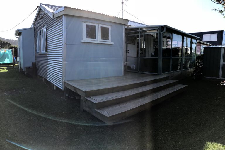 Photo of property in 18 Brighton Road, Waihi Beach, 3611