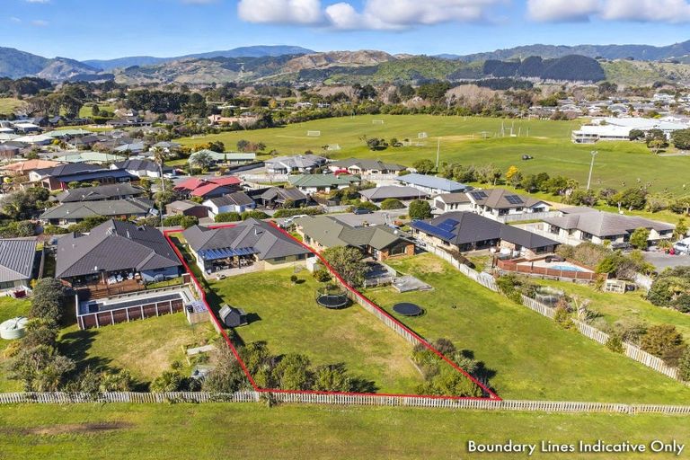 Photo of property in 10 Cottonwood Close, Paraparaumu Beach, Paraparaumu, 5032