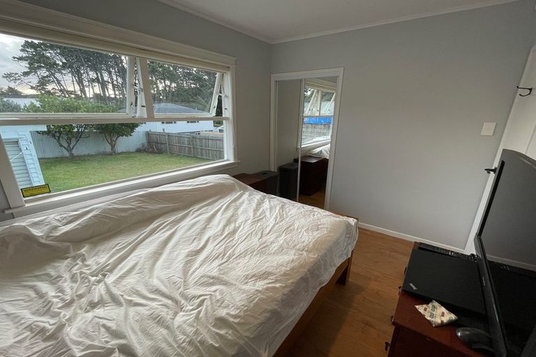 Photo of property in 20 Glendene Avenue, Glendene, Auckland, 0602