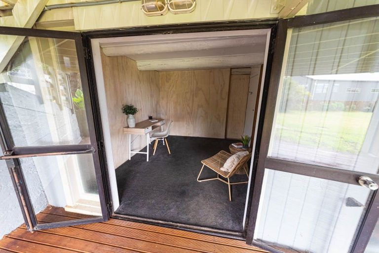 Photo of property in 5 John Street, Raglan, 3225