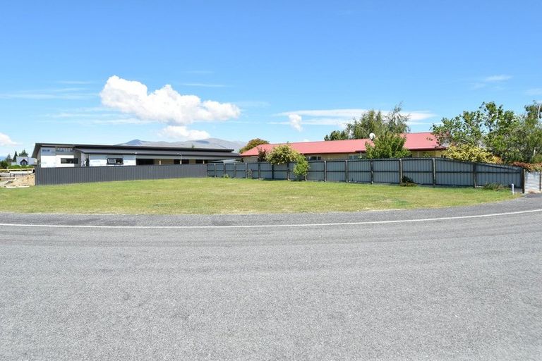 Photo of property in 30 Irishman Drive, Twizel, 7901