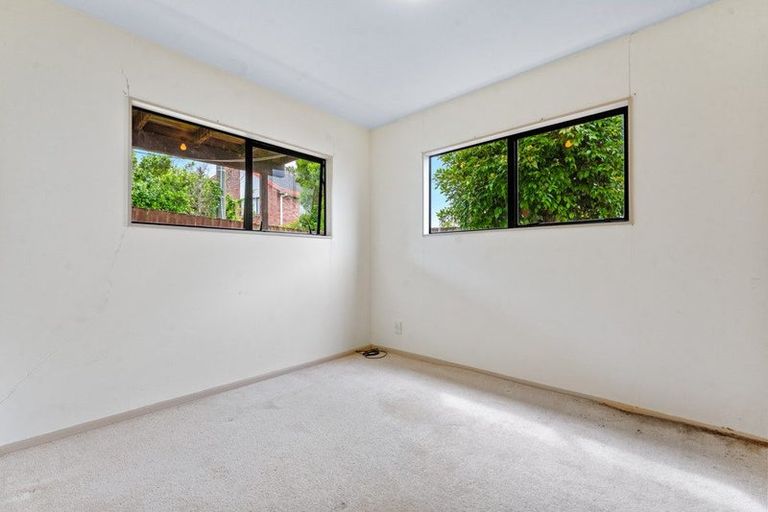 Photo of property in 3/14 Wernham Place, Northcote, Auckland, 0626