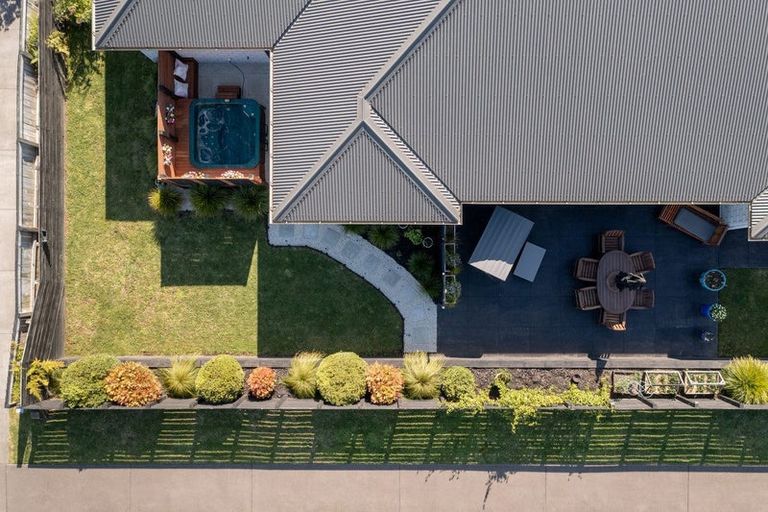 Photo of property in 1 Anglers Way, Omokoroa, 3114