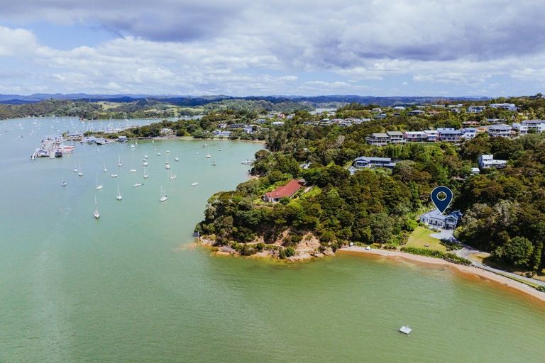 Photo of property in 16 Creswell Street, Opua, 0200