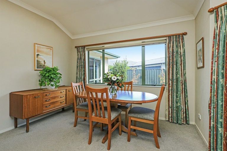 Photo of property in 12 Pinotage Drive, Greenmeadows, Napier, 4112