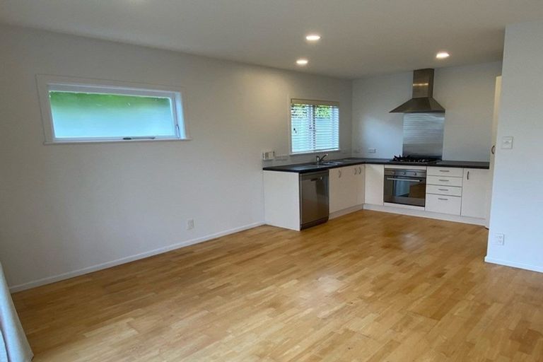 Photo of property in 18 Beresford Street, Bayswater, Auckland, 0622