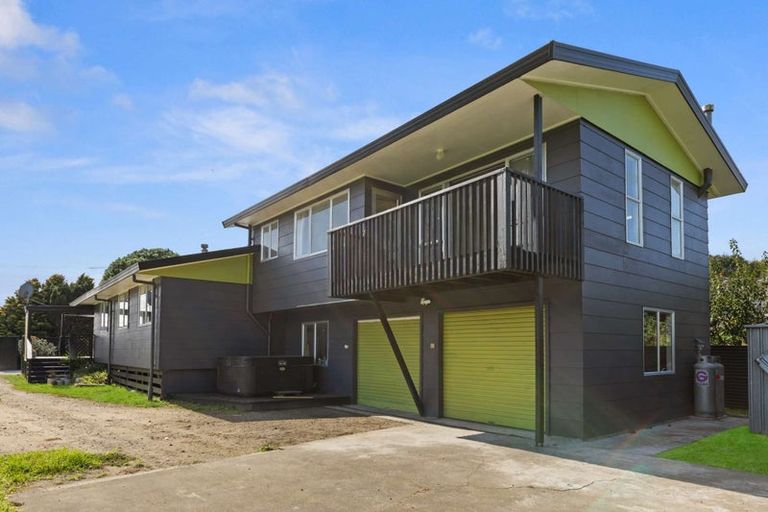 Photo of property in 121 Weraroa Road, Waverley, 4510
