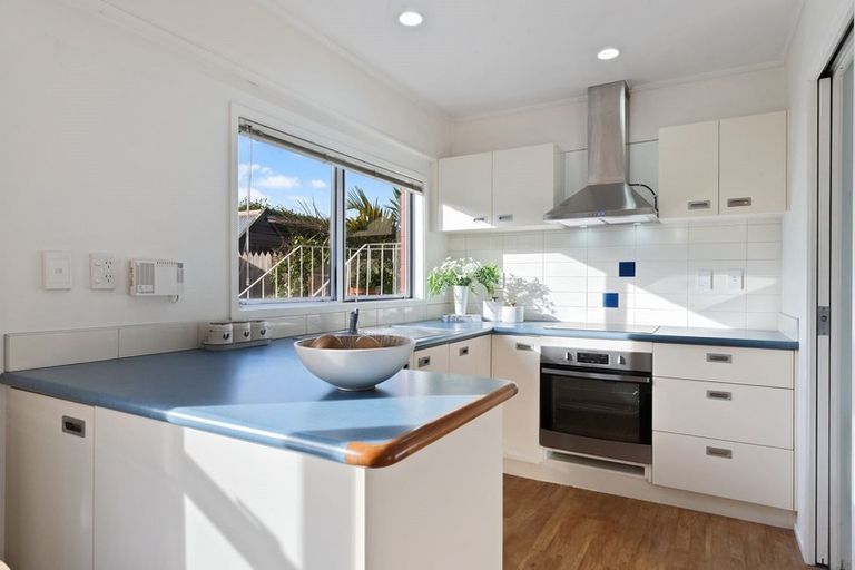 Photo of property in 2/14 Ewen Alison Avenue, Devonport, Auckland, 0624