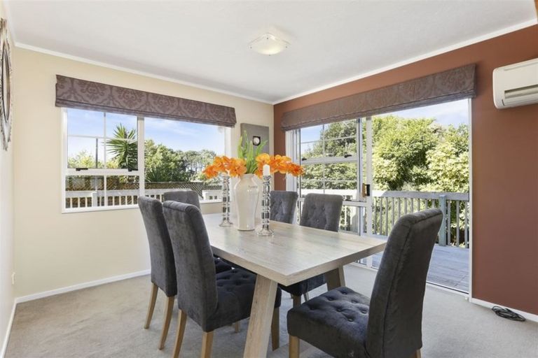Photo of property in 2/16 Fernbird Place, Massey, Auckland, 0614