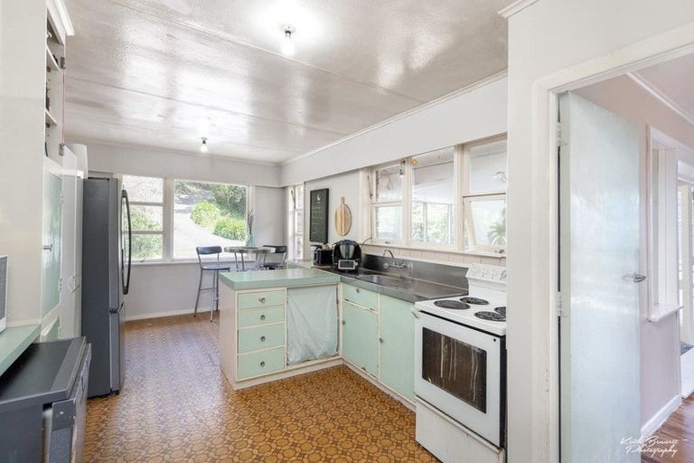 Photo of property in 10 Kopara Grove, Stokes Valley, Lower Hutt, 5019