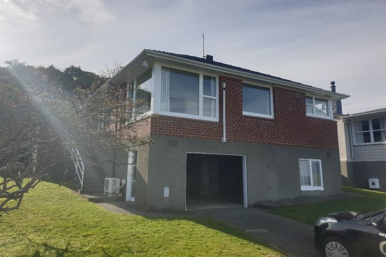 Photo of property in 21 Magnolia Grove, Maungaraki, Lower Hutt, 5010