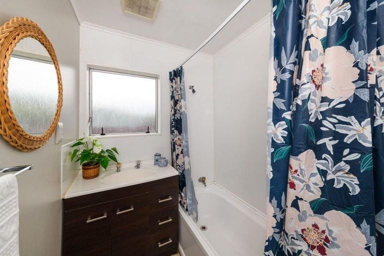 Photo of property in 18 Jupiter Street, Milson, Palmerston North, 4414