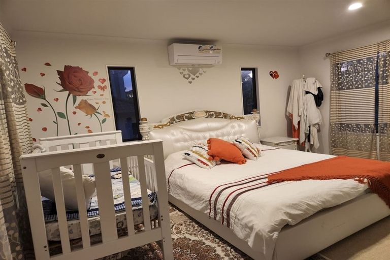 Photo of property in 2 Bernish Place, East Tamaki, Auckland, 2013