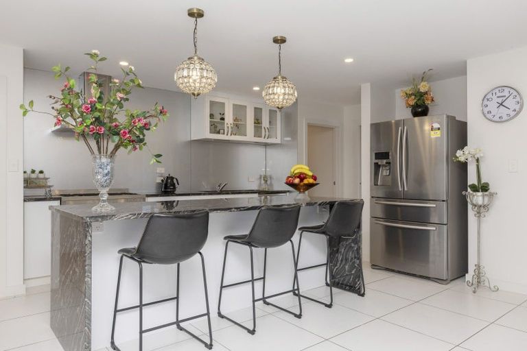 Photo of property in 28 Magnolia Rise, Waipahihi, Taupo, 3330