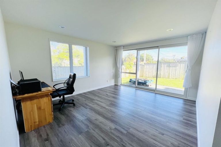 Photo of property in 1 Nephrite Lane, Henderson, Auckland, 0610