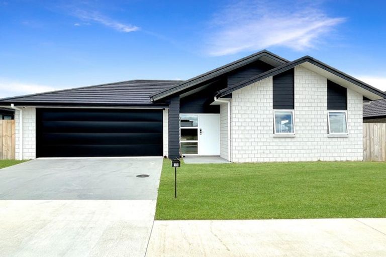 Photo of property in 13 Maanihi Drive, Rototuna North, Hamilton, 3210