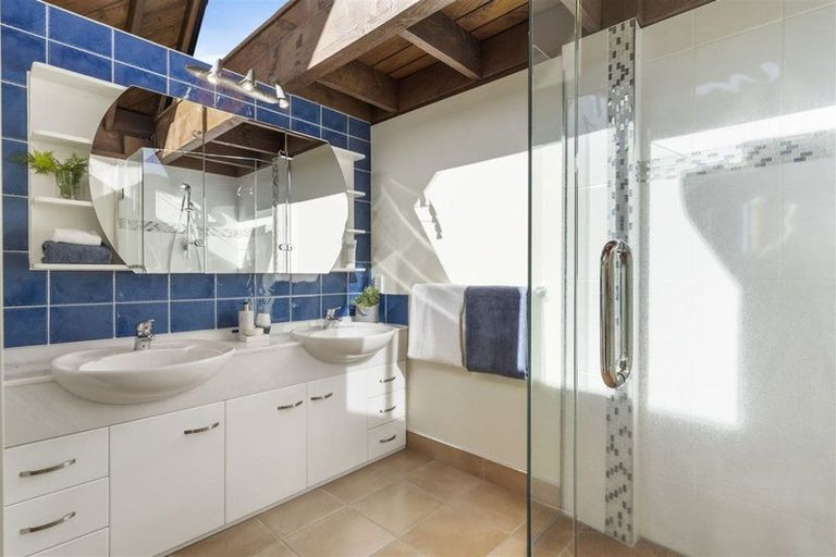 Photo of property in 40 Takutai Avenue, Bucklands Beach, Auckland, 2012