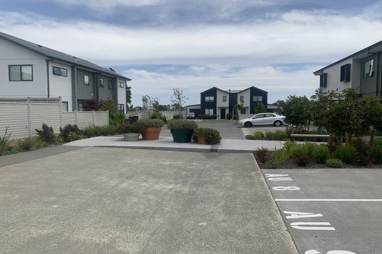 Photo of property in 2/18 Paraone Crescent, Takanini, 2112