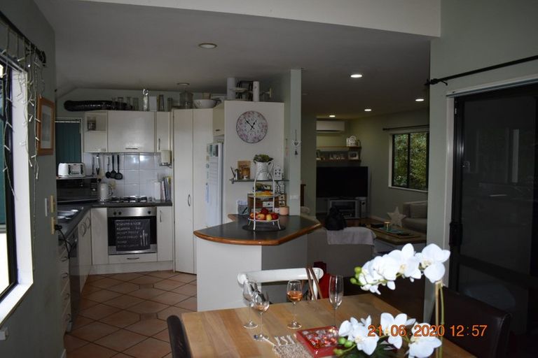 Photo of property in 31c Greenvalley Rise, Glenfield, Auckland, 0629