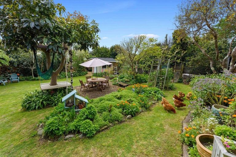Photo of property in 7 Kawau Grove, Waikanae Beach, Waikanae, 5036