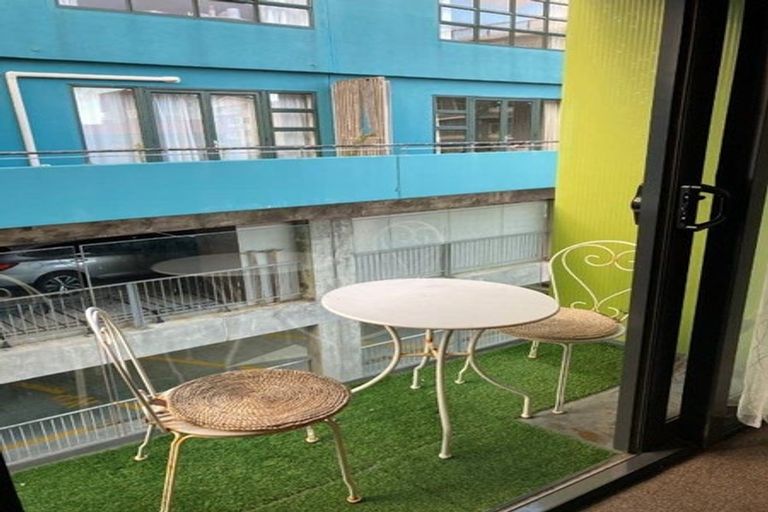 Photo of property in Dual Apartments, 108/142 Vivian Street, Te Aro, Wellington, 6011