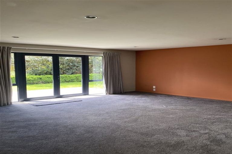 Photo of property in 10 Providence Place, Redwood, Christchurch, 8051