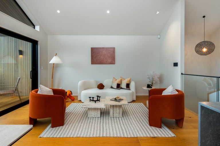 Photo of property in 15b Kiri Place, Mairangi Bay, Auckland, 0630