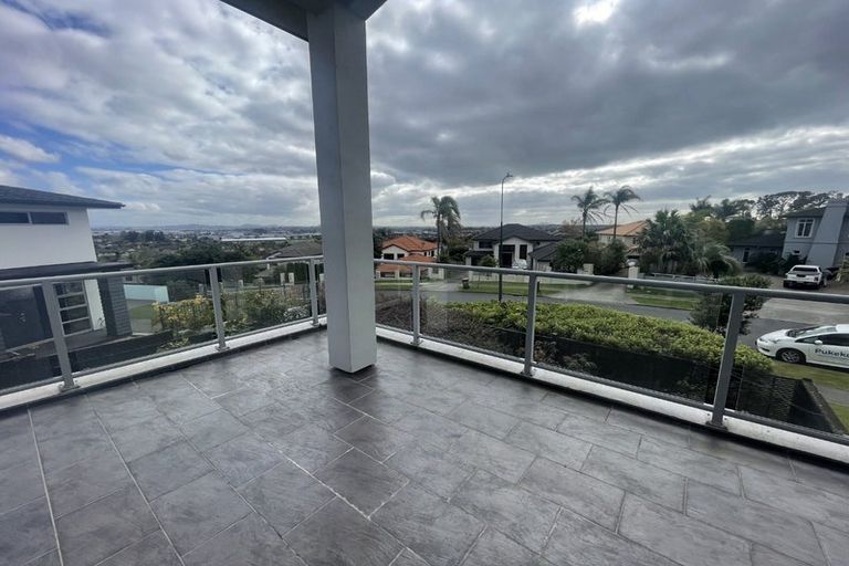 Photo of property in 9 Armstrong Farm Drive, East Tamaki Heights, Auckland, 2016